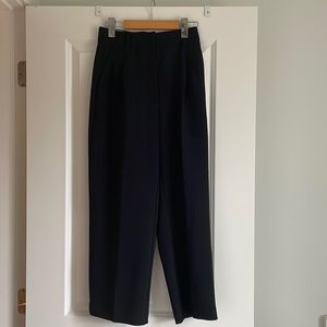 Aritzia Effortless Crop Pants Sz 2